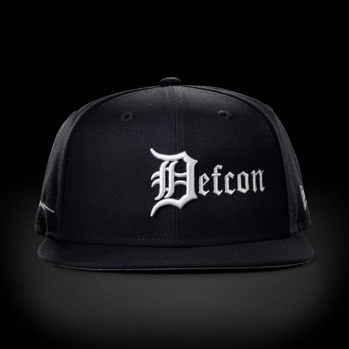 OLD ENGLISH SNAPBACK - NAVY