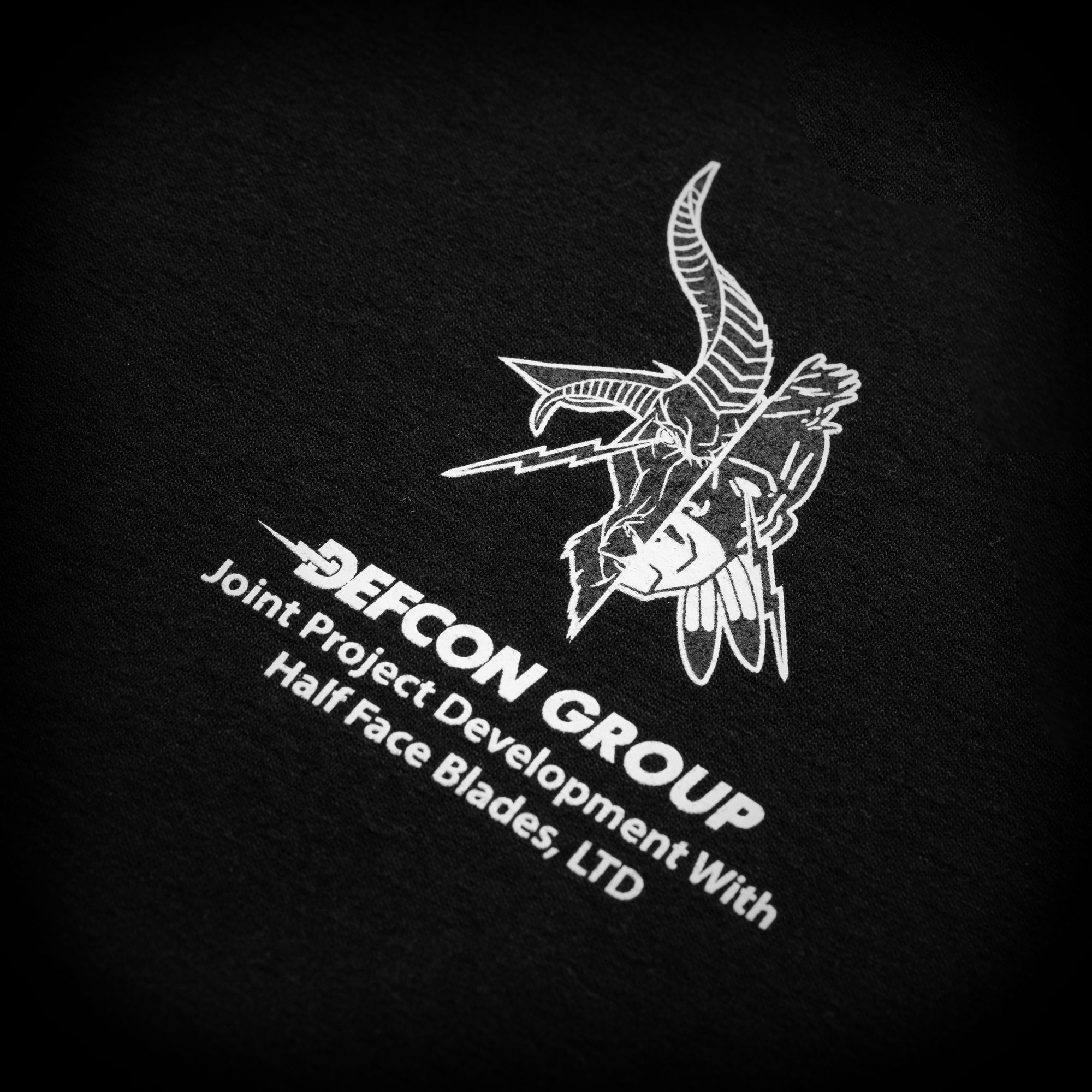 DEFCON HALF FACE BLADES TEE - BLACK